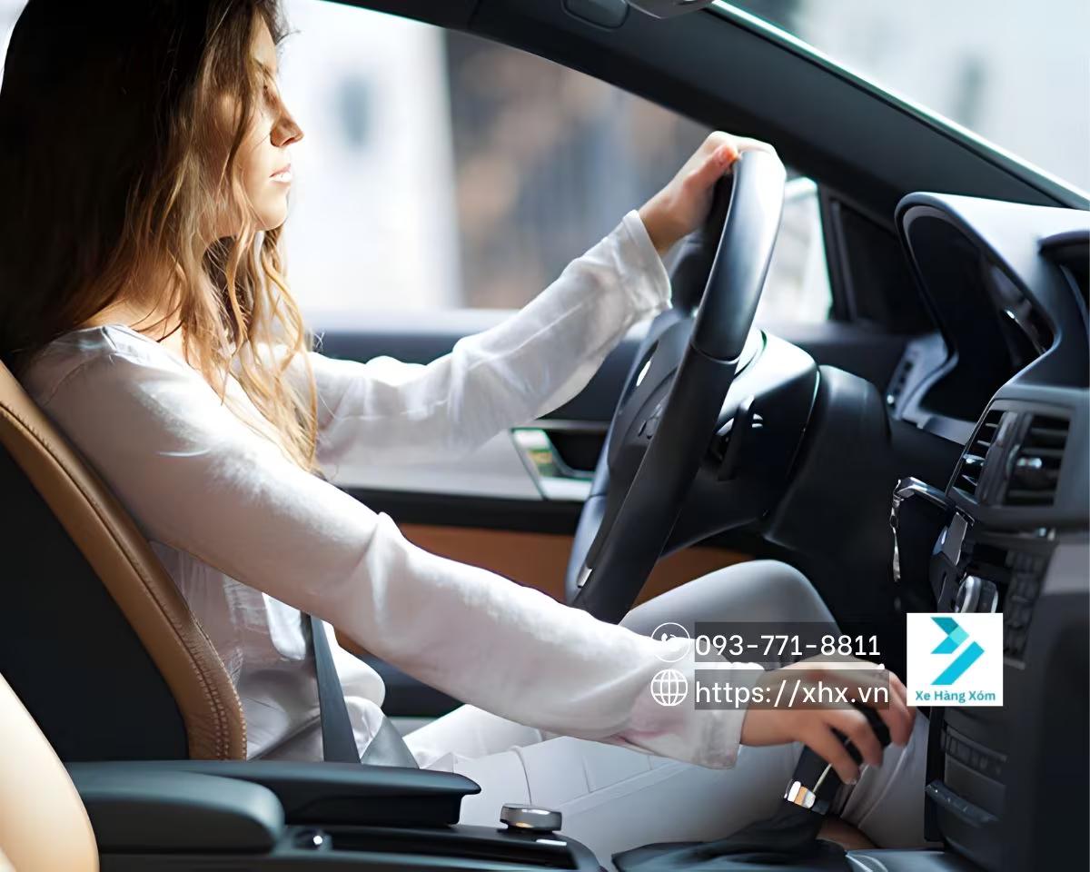 Chuyển Số Thấp Thay Vì Rà Phanh Khi Lái Xe Ô Tô