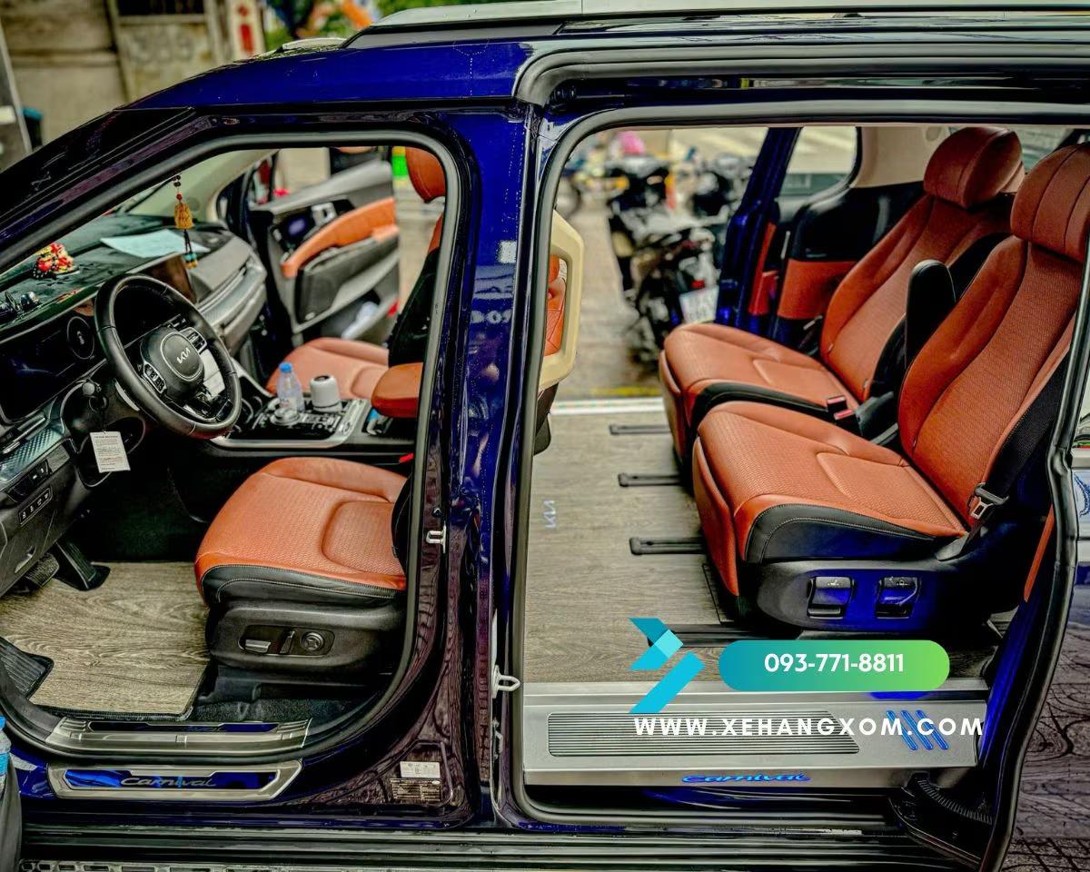 Nội thất rộng rãi và khoang hành lý lớn của xe 7 chỗ tự lái Xe Hàng Xóm