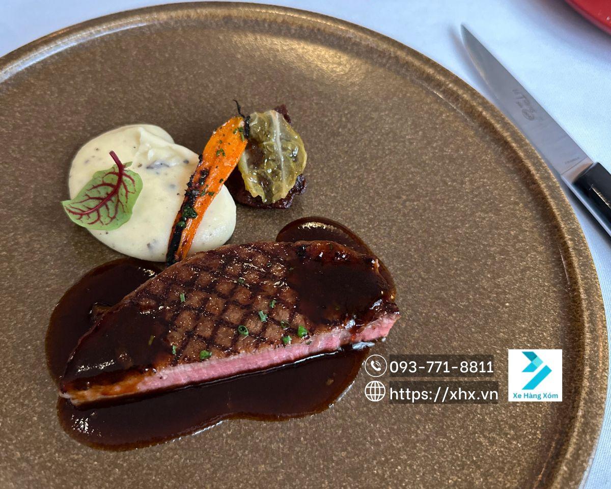 Thuê Xe Tự Lái Quận 2 Khám Phá La Villa French Restaurant