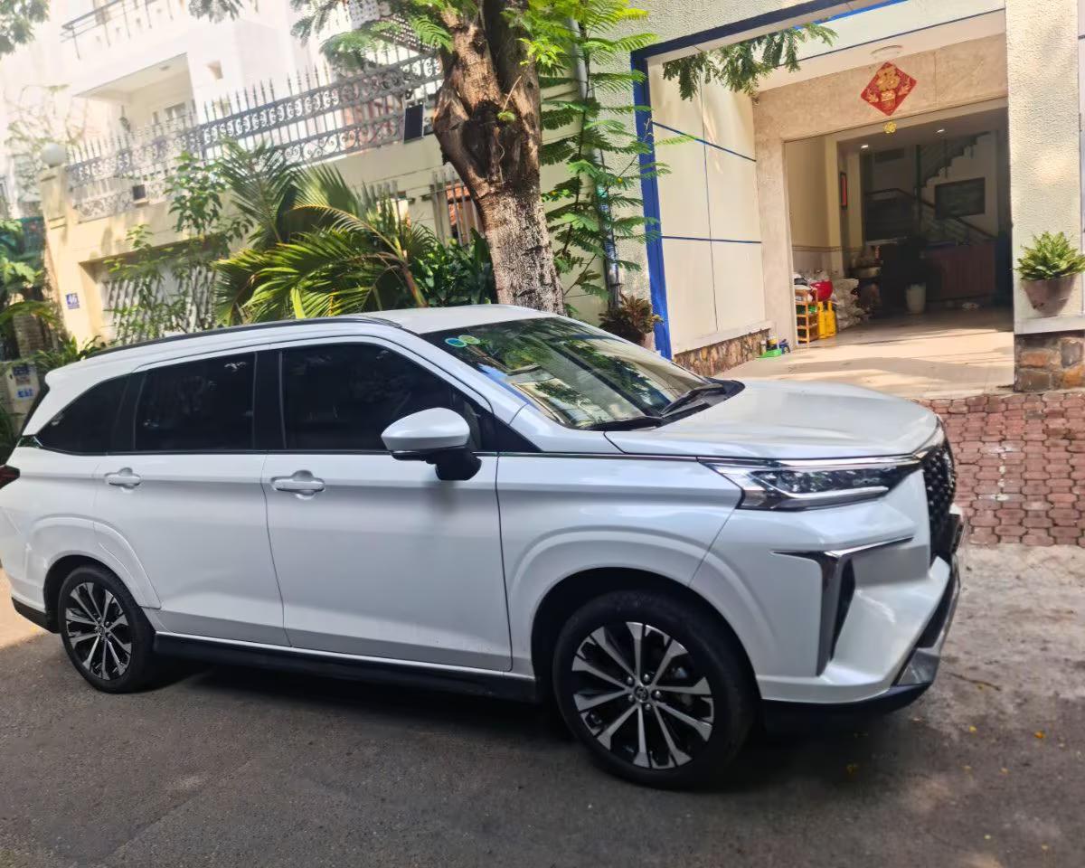 Toyota Veloz Cross CVT Top 2024